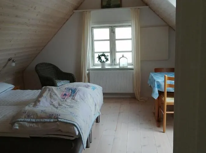 Stenhoj Bed And Breakfast, V. Jette Og Marius 住宿加早餐酒店 3*